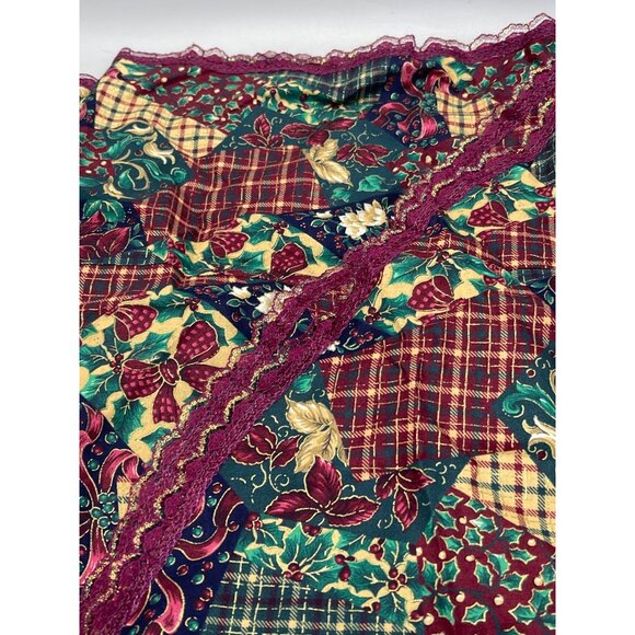 Christmas table cloth dinning decor red green lace border bows ivy 58x78" READ - Picture 2 of 7